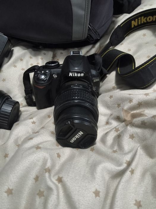 Aparat foto Nikon D3100 + 2 obiective si accesorii