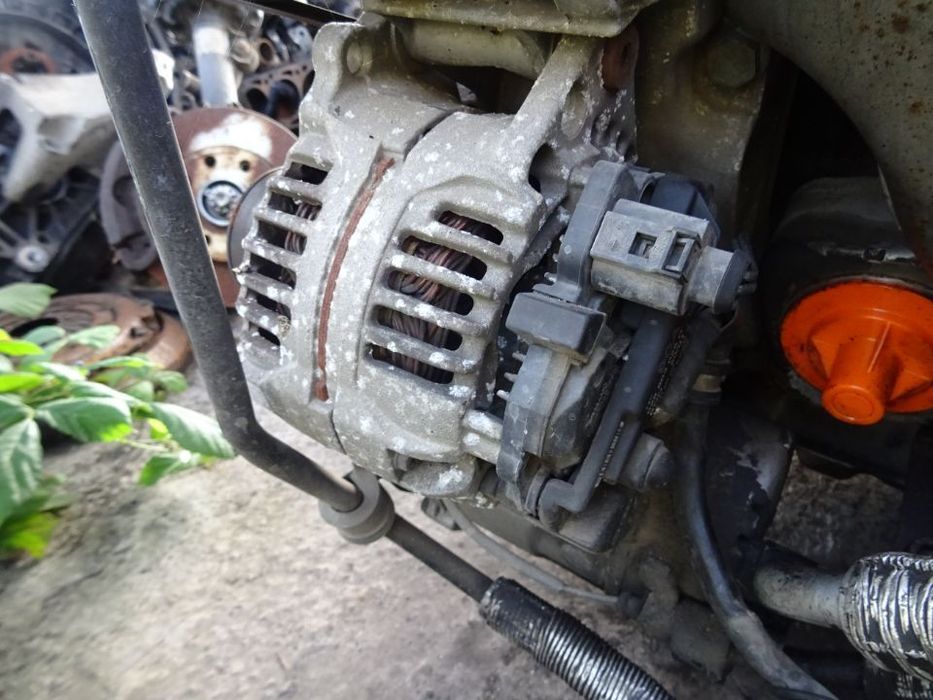 Alternator Volkswagen Golf 4 1.6 16V AZD 77 KW 105 CP