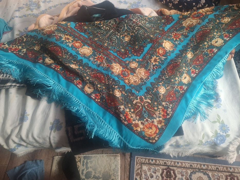 Продам большой красивый платок