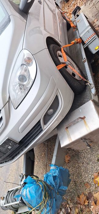 Мерцедес B170 бензин 5 врати,малко км.