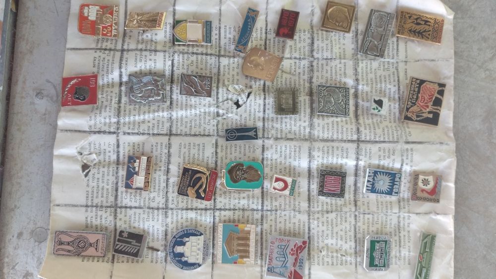 Значки Ленинские и разные.