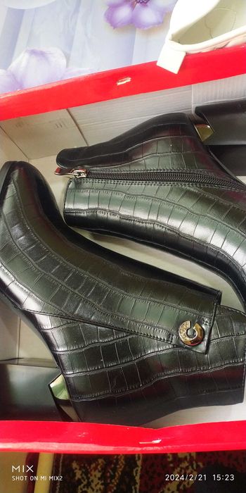 Стильные женская полусапожки