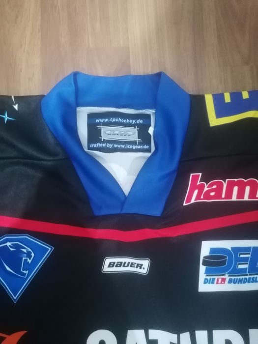 Tricou hochei pe gheață