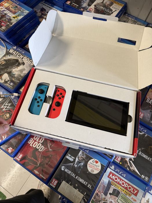 Nintendo Switch V2 Impecabil Cu Toate Accesoriile