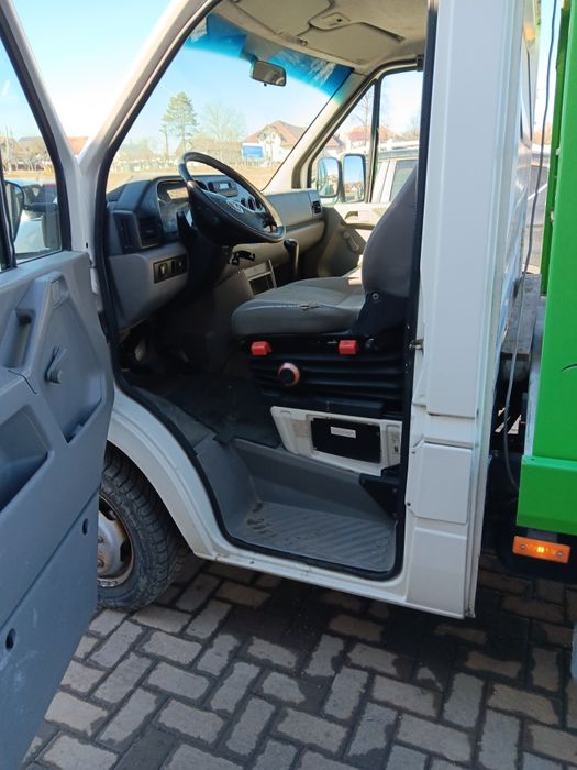 Lt 46 2800 din 2005 cu c 3800 euro se conduce cu c