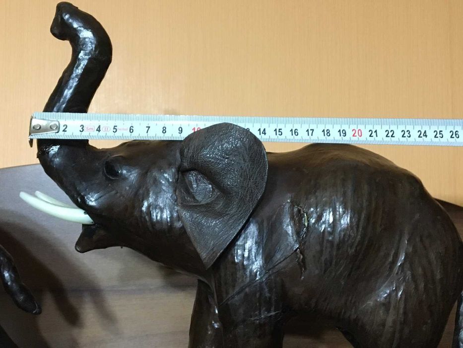 Стари кожени слонове