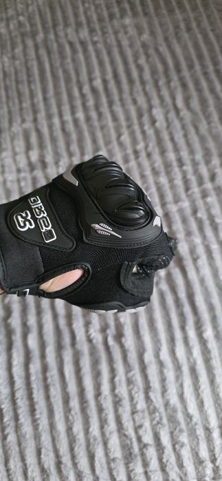 Продам перчатки новые