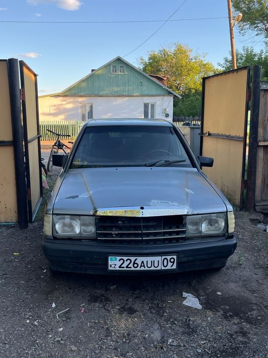 Продам машину Мерседес 190