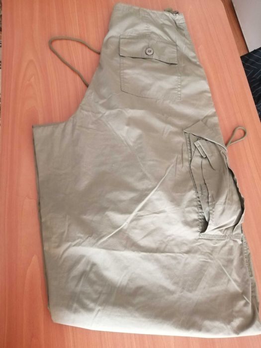 Vând pantaloni HIP-HOP