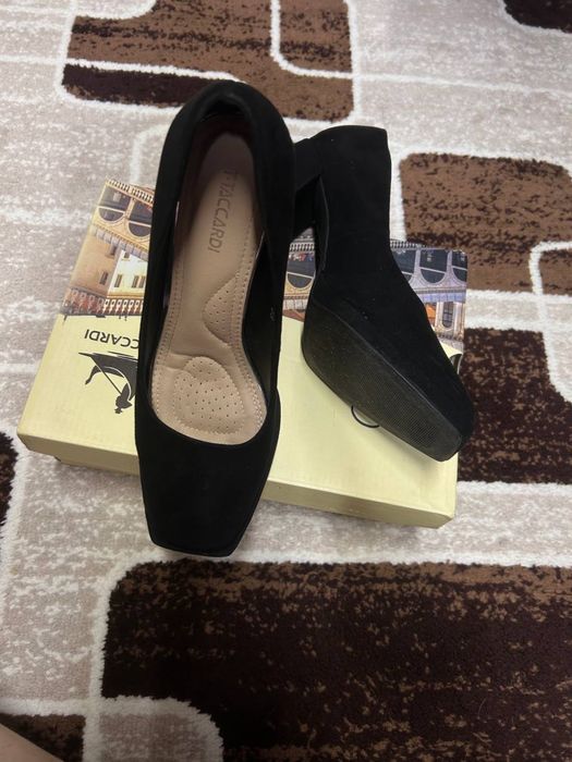 туфли на каблуке черные замша