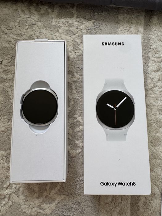 Часы Самсунг galaxy Watch8 срочно новые