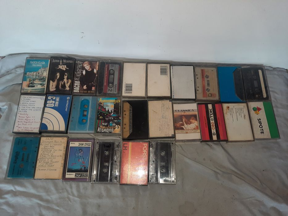 Аудио касетки с кутий за декорация