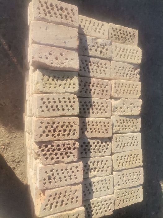 Тухли еденички тухла