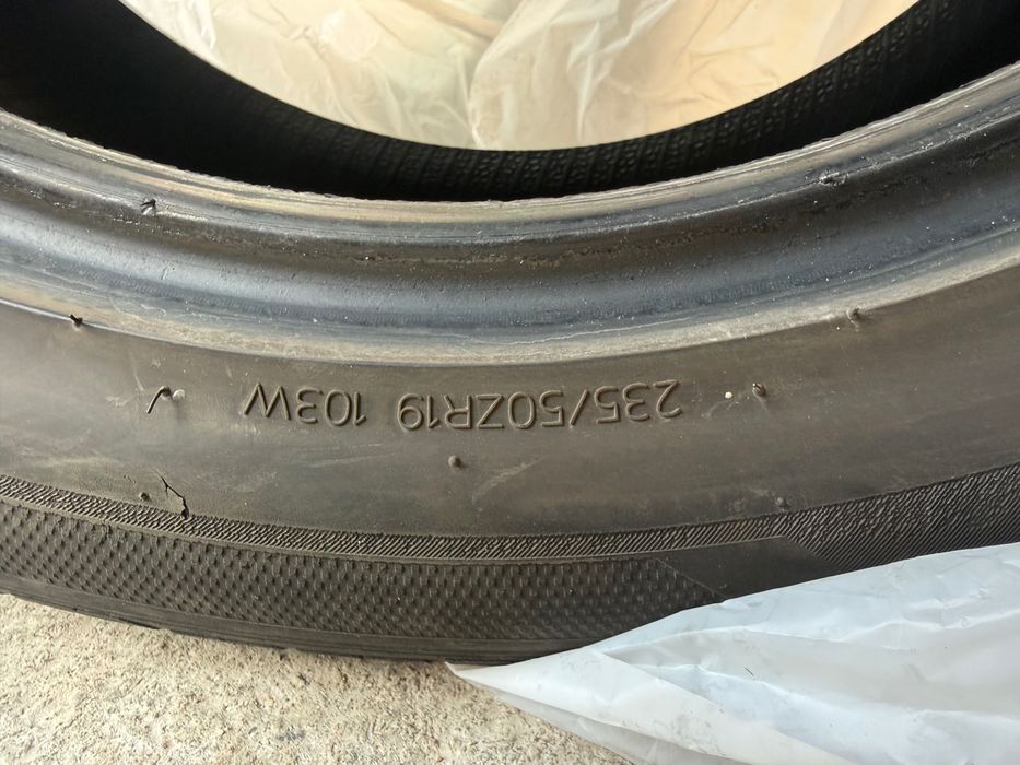 Продавам летни гуми 235 / 50 / 19