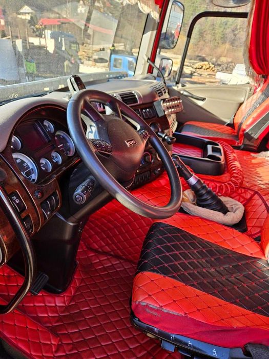 Balena Daf CF  transport lemn bușteni, piese de schimb remorci