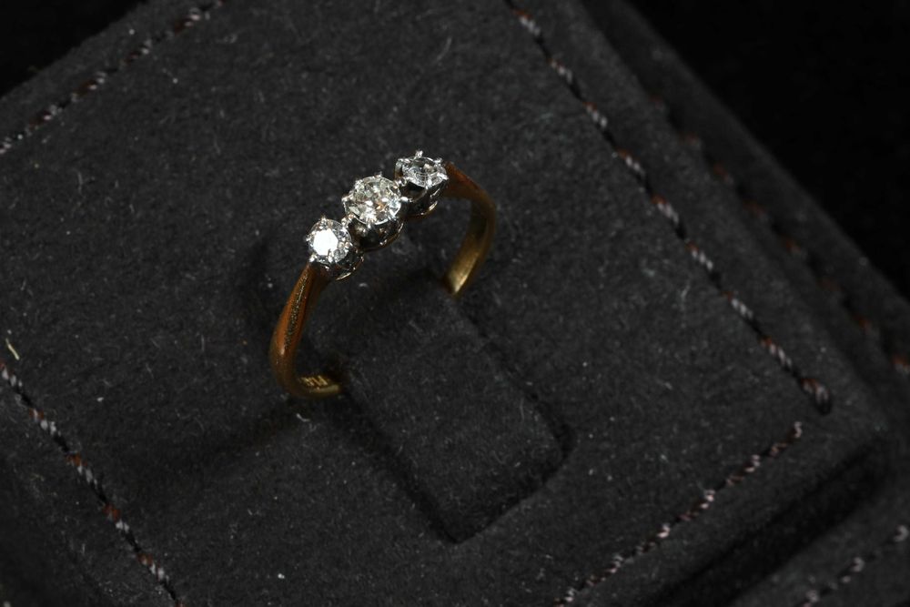 Пръстен Злато 750 и Платина с 3 Диаманта 0.30 карата Размер 50