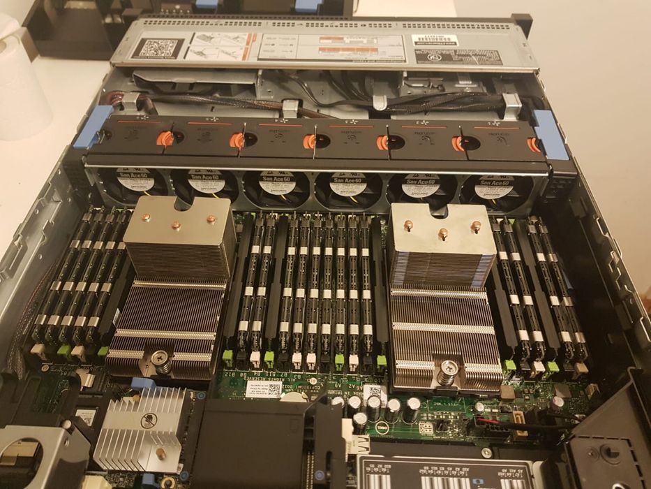 Server Dell Poweredge R720, 2xE5-2650 v2, 72 GB ram, 2x4TB SAS 3.5"