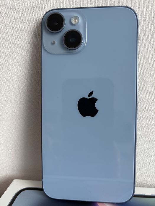 Iphone 14 голубой