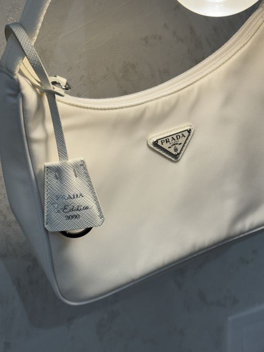 Prada Re-Edition 2000 Nylon White Original