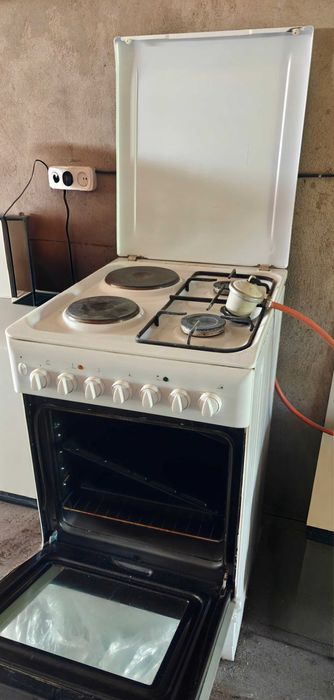 Продается плита Indesit