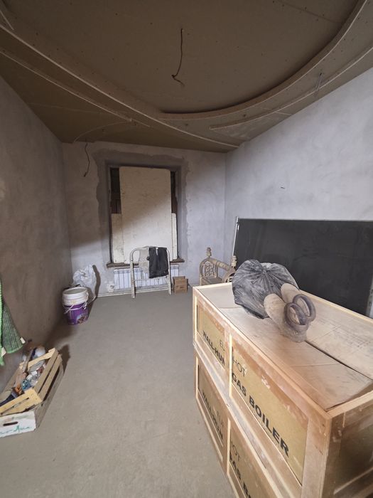 Срочно Трикотажка 65-мактаб 1 км 3 куча  7 соток 2 этажа зур хавли