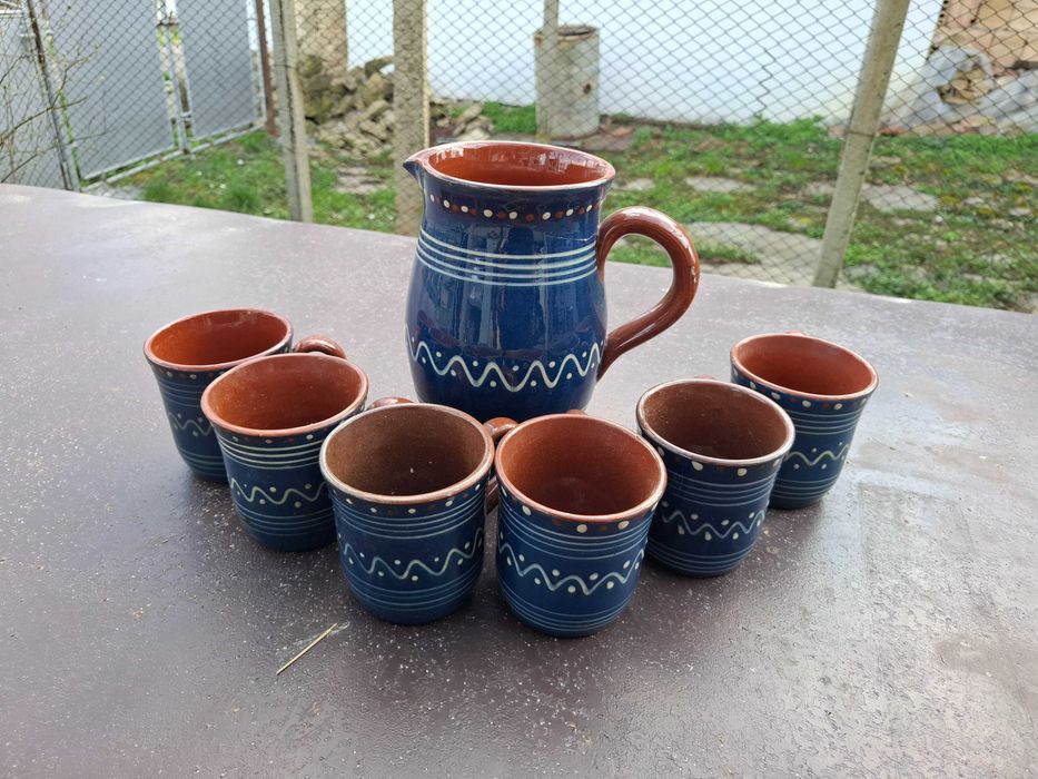 Глинени съдове и чаши