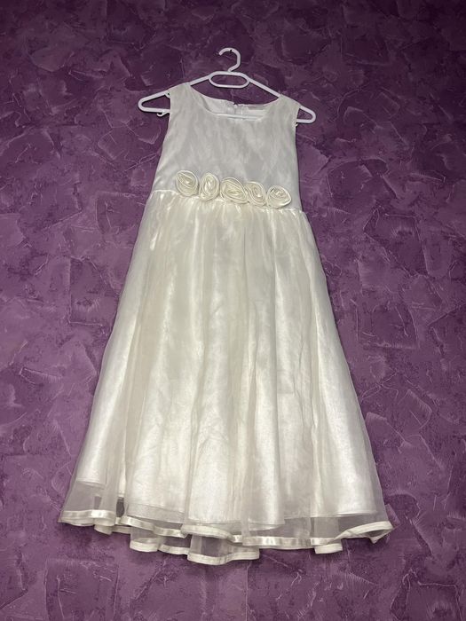 Шаферска бяла рокля