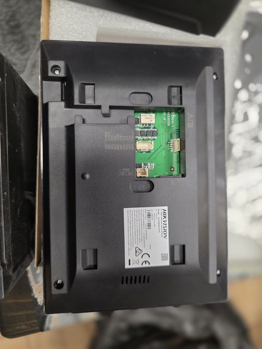 Комплект видеодомофон Hikvision LCD монитор 7 Full HD камера 7броя
