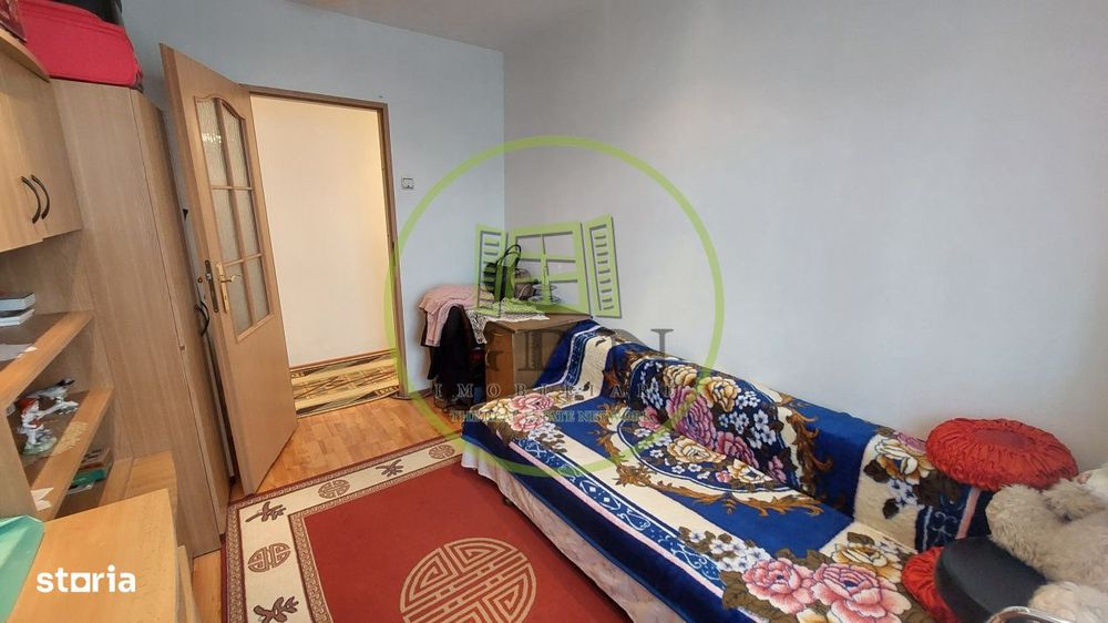 Apartament 3 camere semidecomandat, parter, Craiovita, zona Gradinita