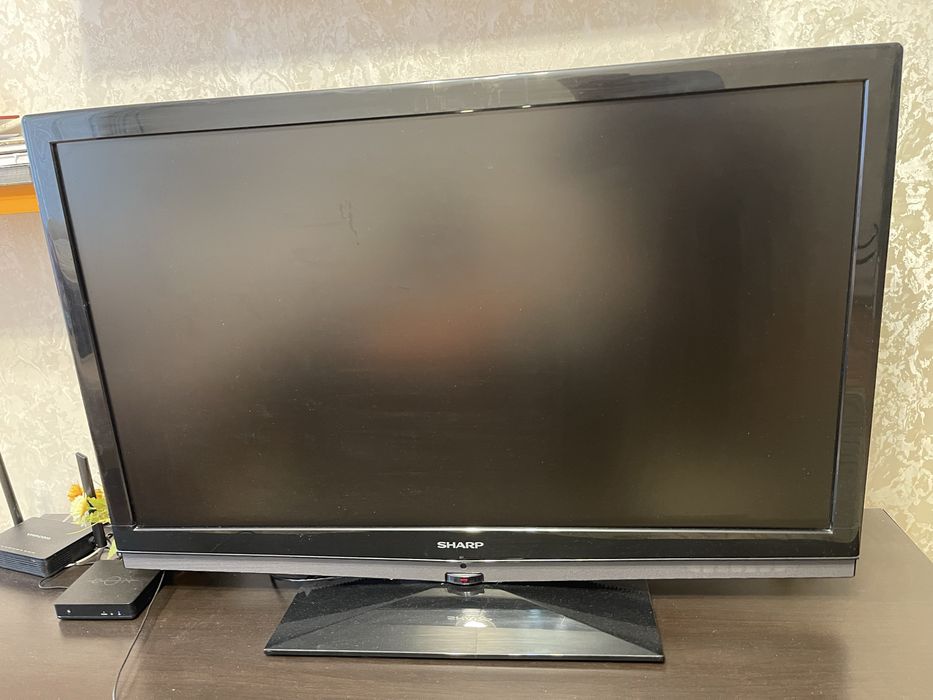 Телевизор Sharp 42"