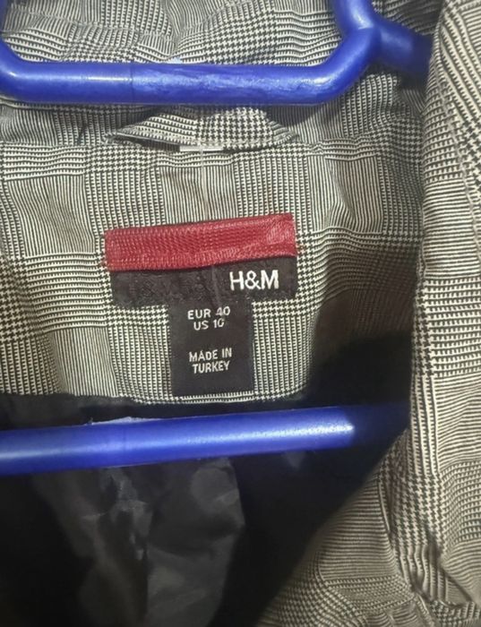 Trench H&M dama, marimea 40 - model carouri clasic