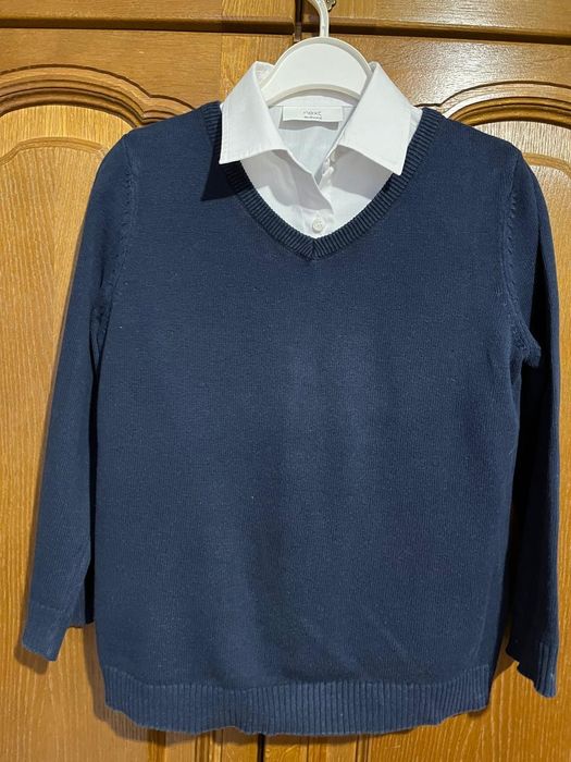 Продам школьную одежду для девочки.