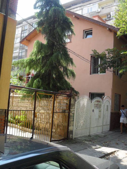 Продава се Къща в Хасково, Възраждане - 340 кв.м за 308 €/кв.м - Снимка #2