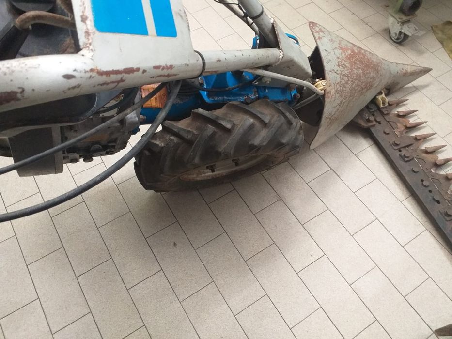 Vand motocositoare  pentru iarba mare