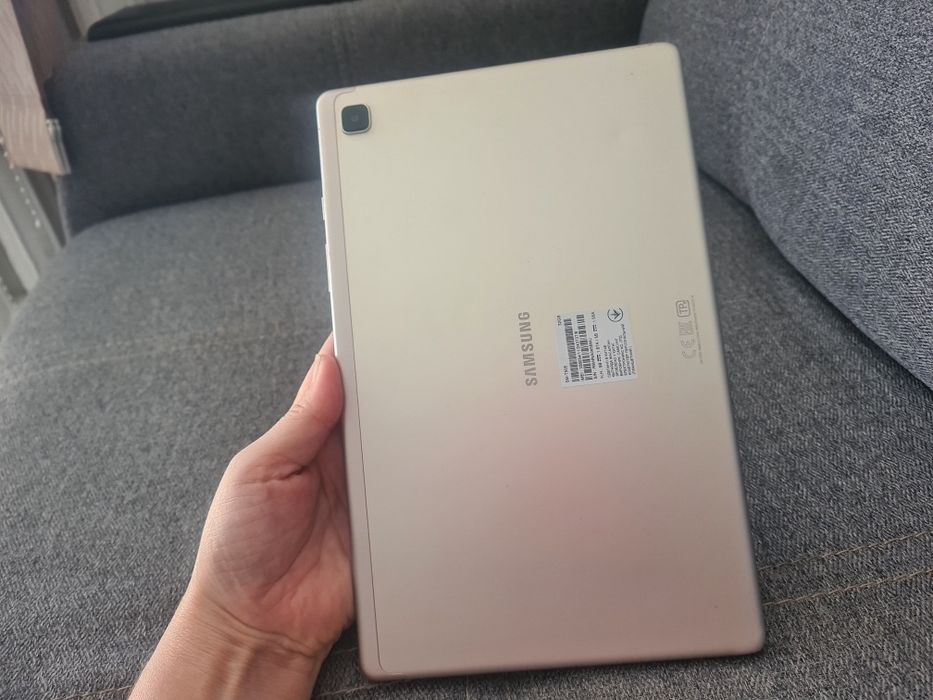 Планшет б/у сатылады