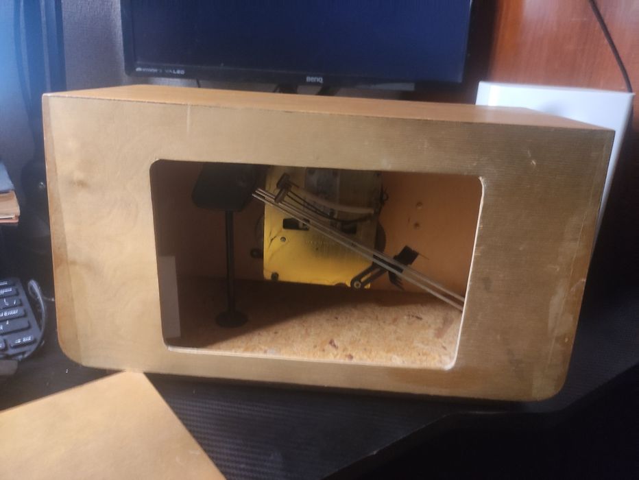 Настольные часы" Янтарь"