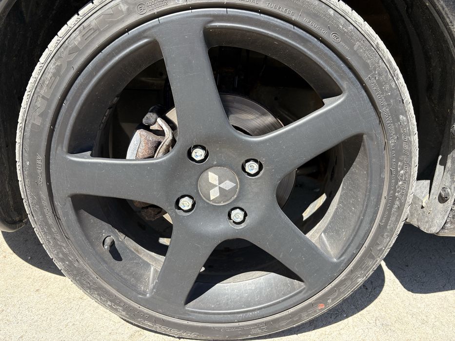 Джанти с гуми 205/40/17 4x114.3 митцубиши колт
