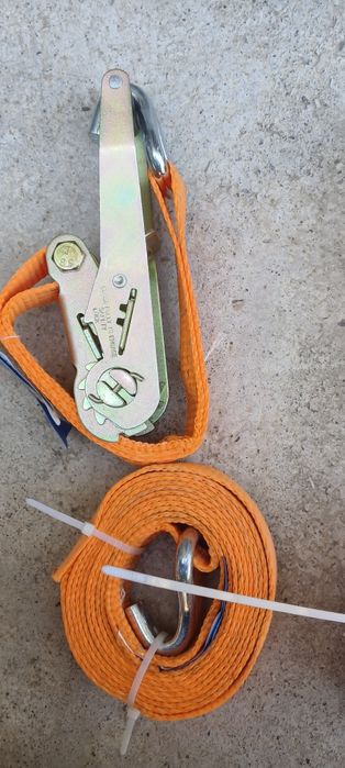 Стяжной ремень для грузов с трещоткой 2.5 тонн