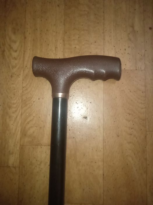 Трость для ходьбы металлическая. Высота регулируется