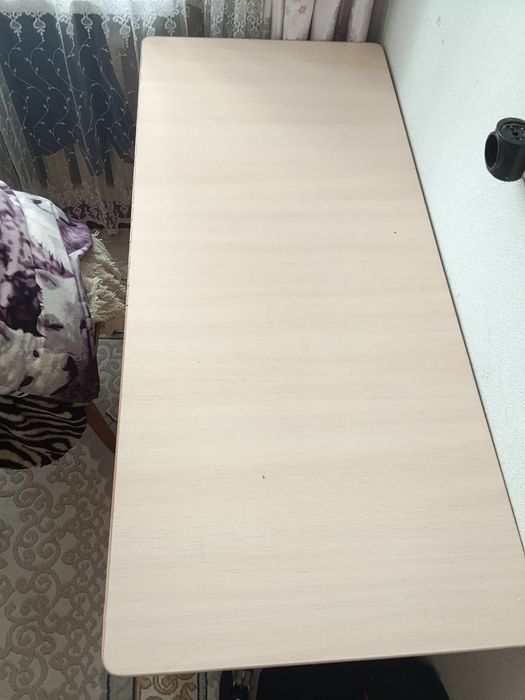 Продам кровать и стол