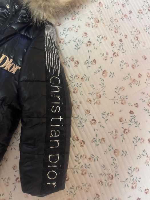 Продам куртку диор