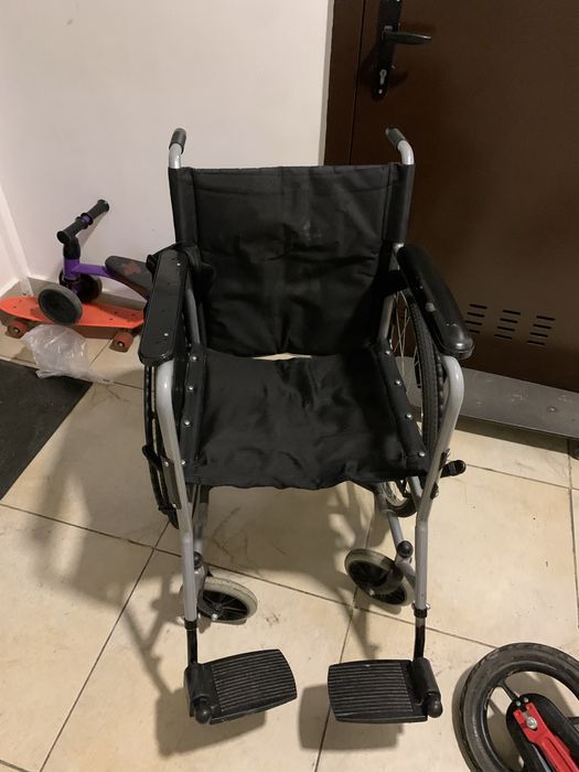 Инвалидное кресло