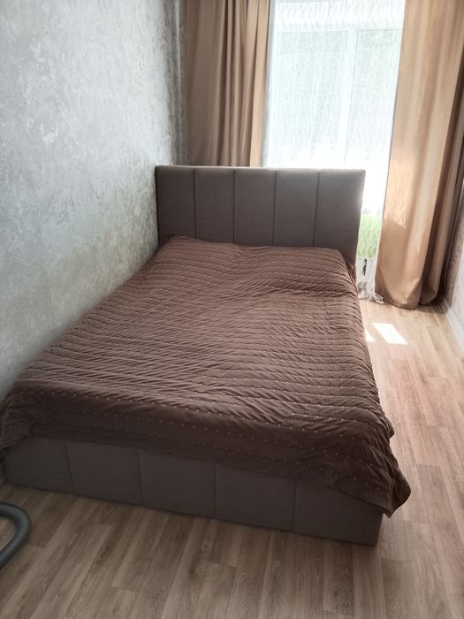 Продам кровать полутораспальная