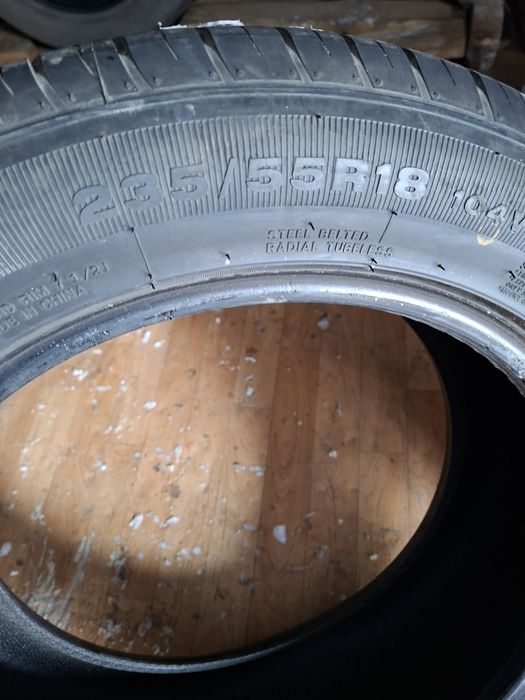 Продам летнию резину.