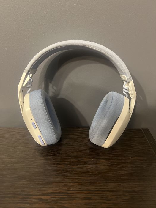 Logitech G435 (надо поменять аккумулятор)