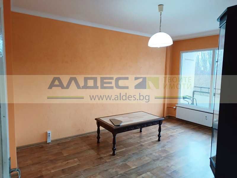 Продава непреходен двустаен ап. в Люлин 10!