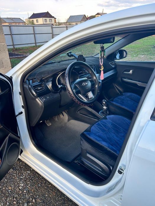 Продам машину Киа механика