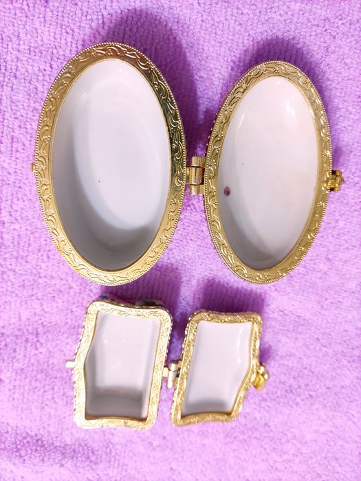 Фарфоровые шкатулочки для драгоценностей.