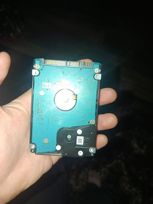 Продам жоссткий диск Тошиба
