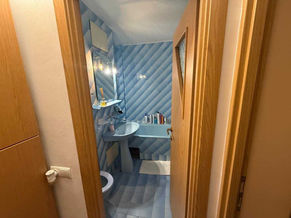 Vand apartament cu 3 camere